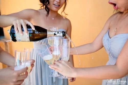 Funny wedding picture fail hilarious photo champagne fail
