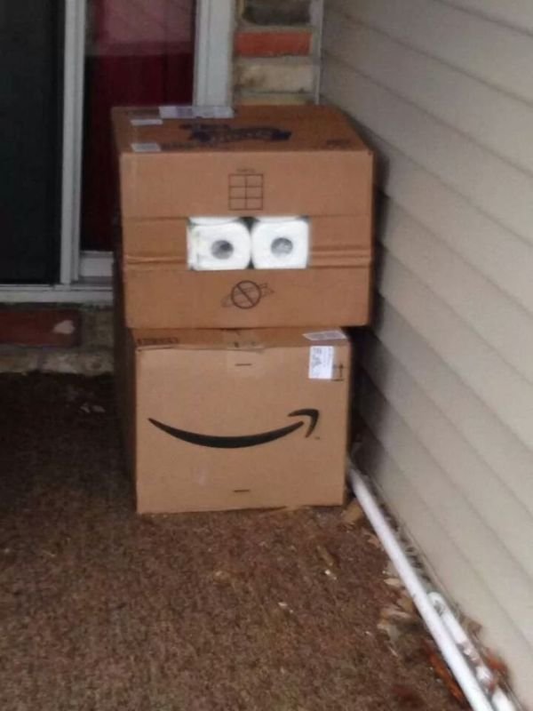 TOP Funny Delivery Drivers Fails Smiling Packages