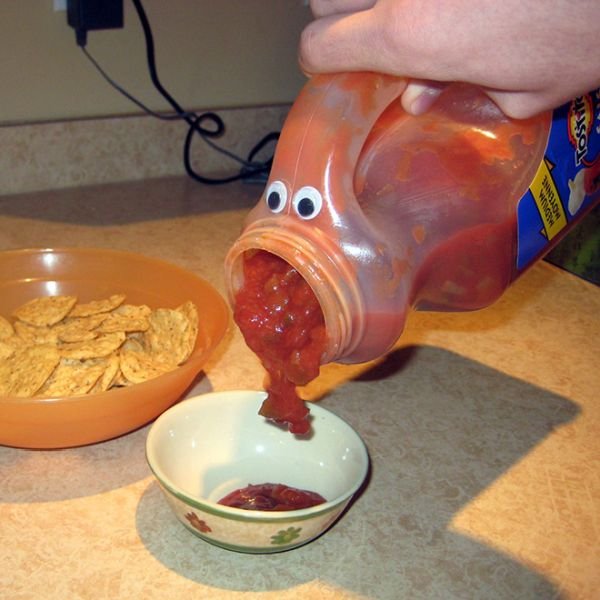 funny googly eyes on ketchup bottle