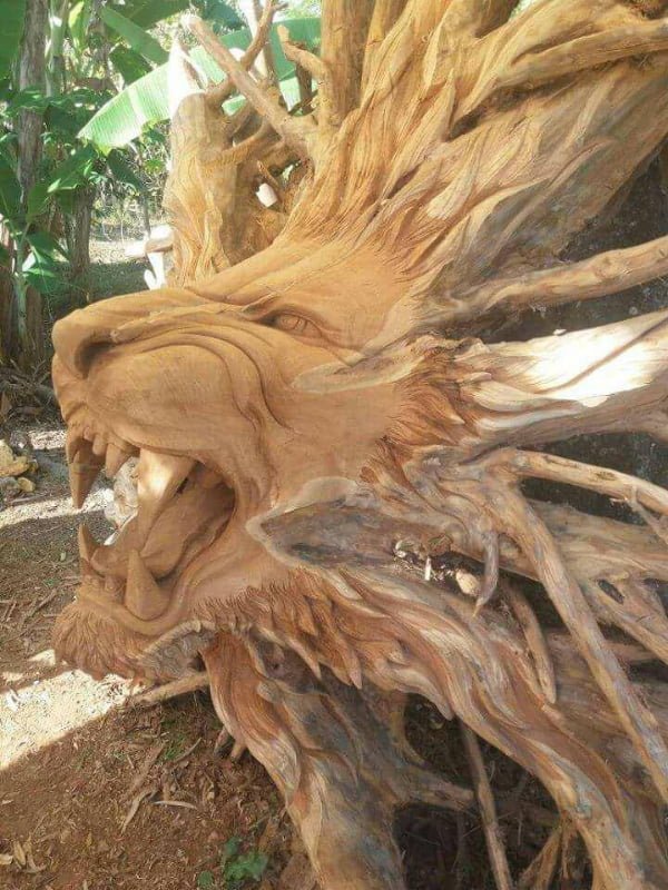 Impressive Wood Carving lion sculpture