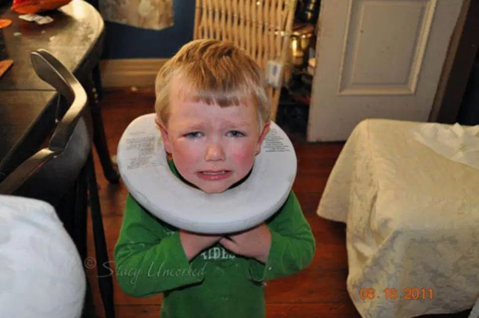 Hilarious kid gets stuck in potty