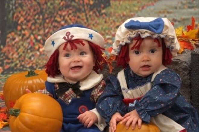 funny kids Halloween twins costume raggedy ann and andy