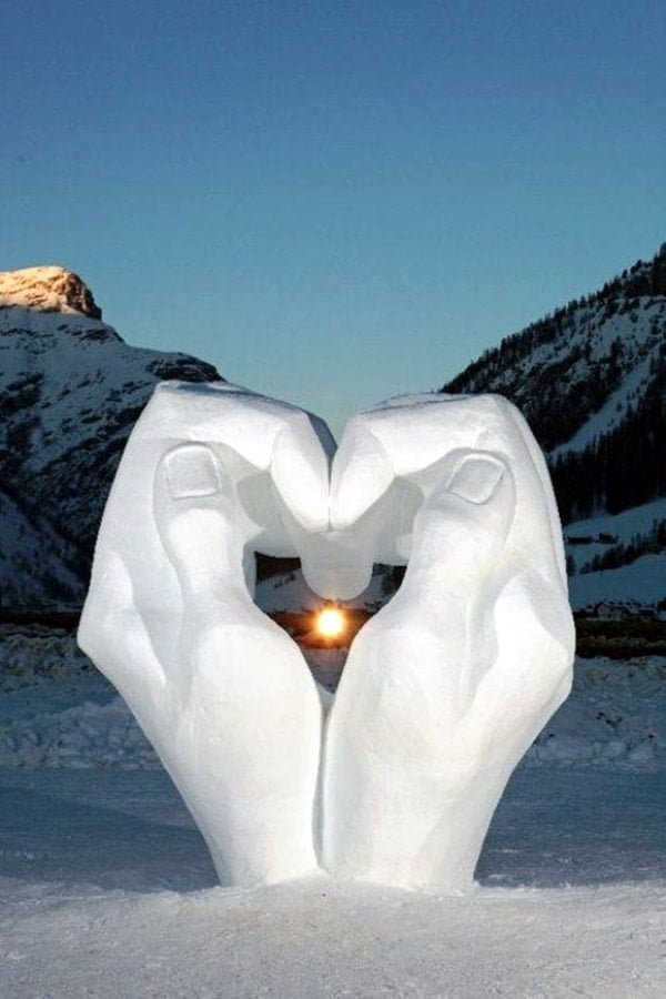 beautiful art snow carving