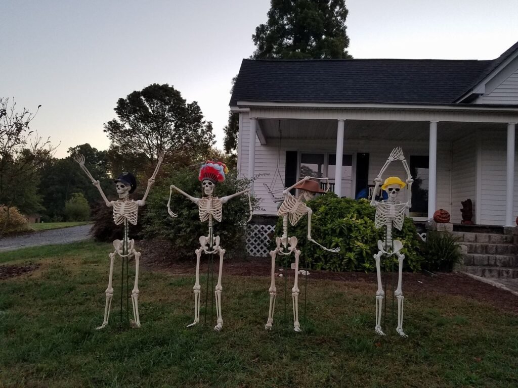funny Halloween outdoor skeleton poses ideas