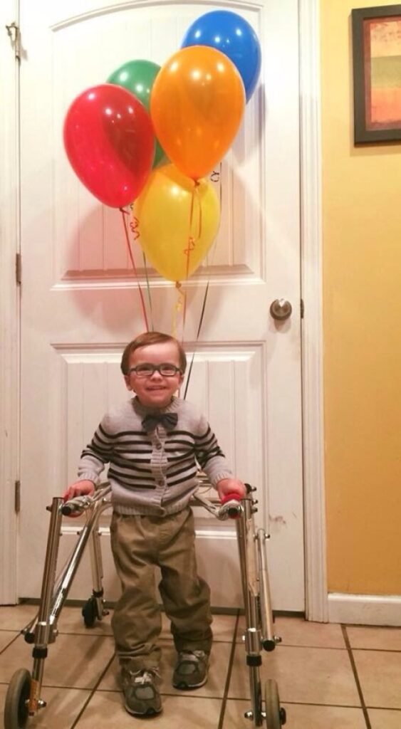 creative Halloween costumes ideas for amputees and people with disabilities