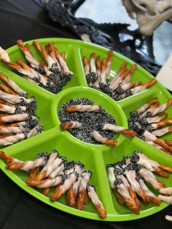 easy to make Halloween party snacks